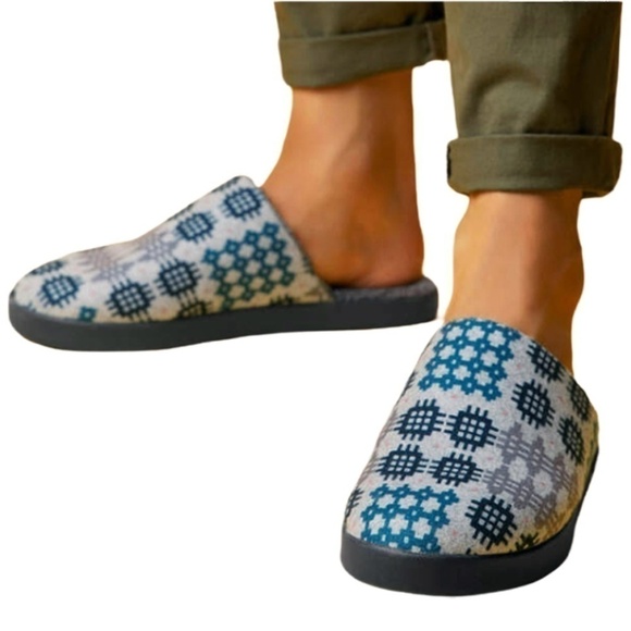 Toms Harbor Slippers Shoes Frost Grey Snowdon Repreve Ltd Edition Sherpa NIB - Picture 7 of 10